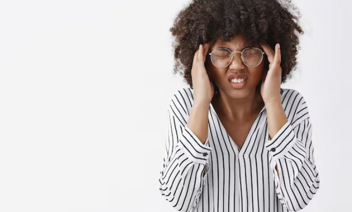 How Chiropractors Can Help with Headaches and Migraines