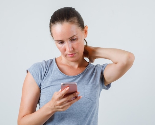 Smartphone Neck Chiropractic Treatment